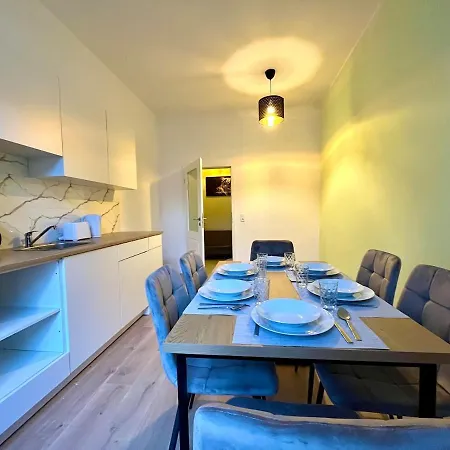 Familienfreundliche Mit Pkw-stellplatz *