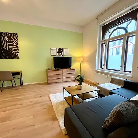 Familienfreundliche Mit Pkw-stellplatz 아파트 라이프치히