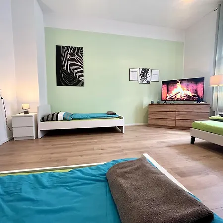 Grosszuegiges Mit Pkw-stellplatz, Monteursunterkunft Apartment *