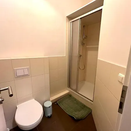 דירה Familienfreundliche Mit Pkw-stellplatz לייפציג