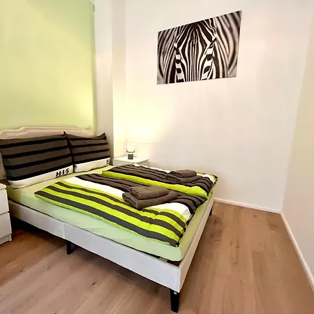 Familienfreundliche Mit Pkw-stellplatz *