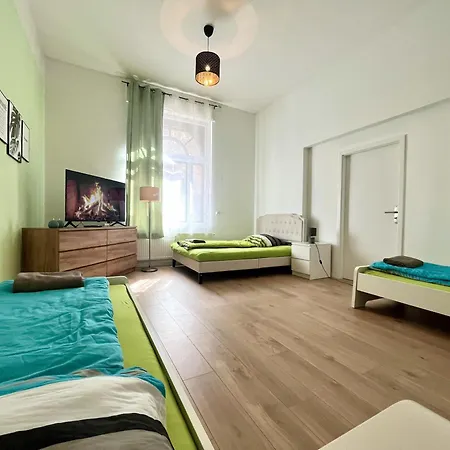 Grosszuegiges Mit Pkw-stellplatz, Monteursunterkunft Daire