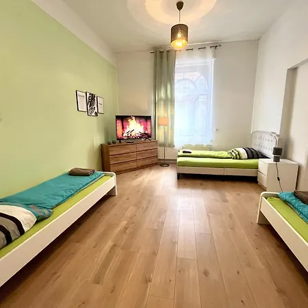 Grosszuegiges Mit Pkw-stellplatz, Monteursunterkunft Apartamento