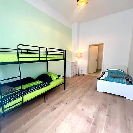 Grosszuegiges Mit Pkw-stellplatz, Monteursunterkunft * Leipzig