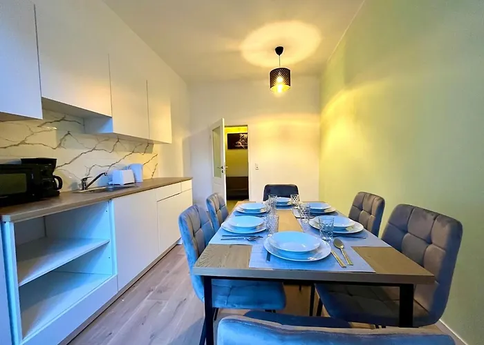 Grosszuegiges Mit Pkw-stellplatz, Monteursunterkunft *