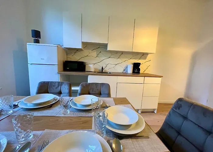 Grosszuegiges Mit Pkw-stellplatz, Monteursunterkunft Apartamento